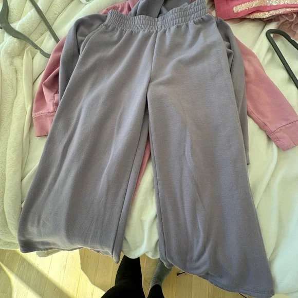 Set 3 suits Puma Mauve Sweatshirt with Silver Logo, orange apple, and purple . - Picture 5 of 9